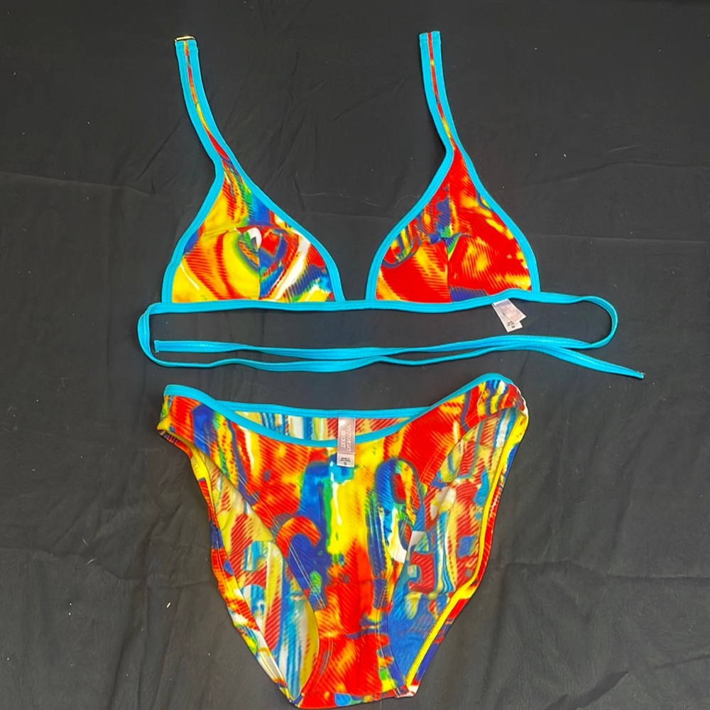 Victoria’s Secret bikini